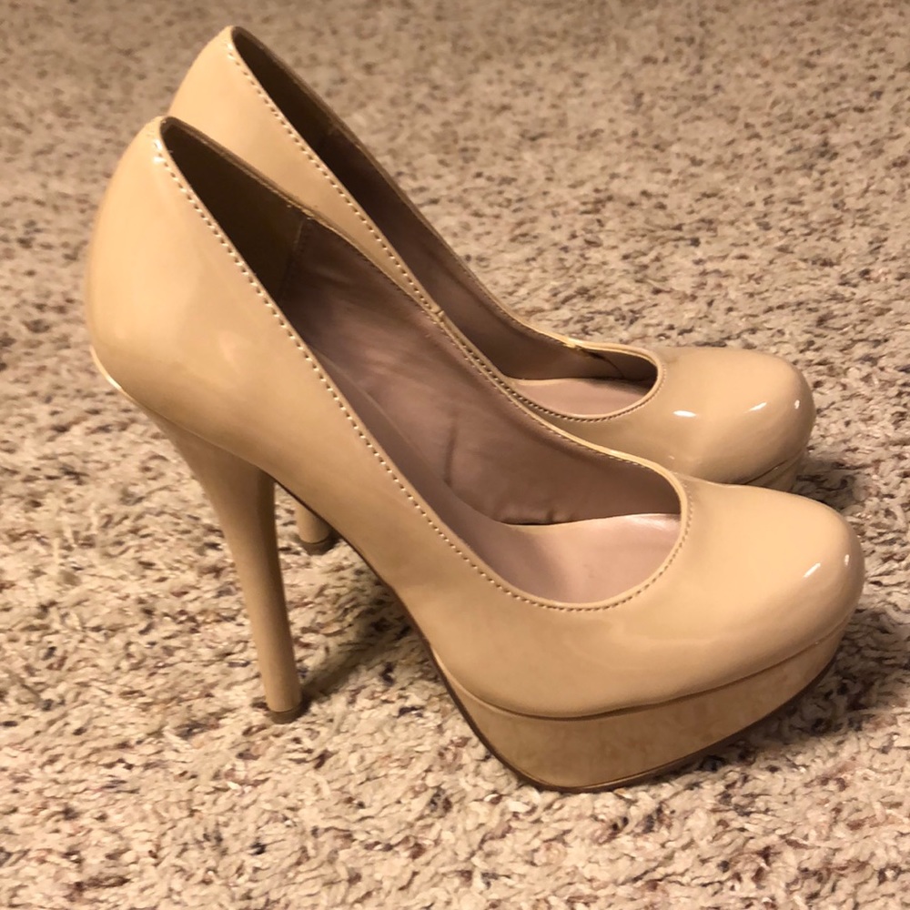 Nude Platform Heels Size: 5.5